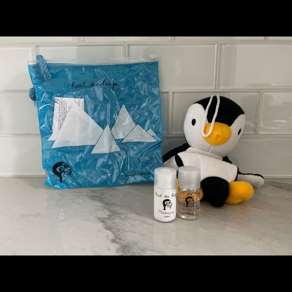Paul the Penguin bath set, made in Italy